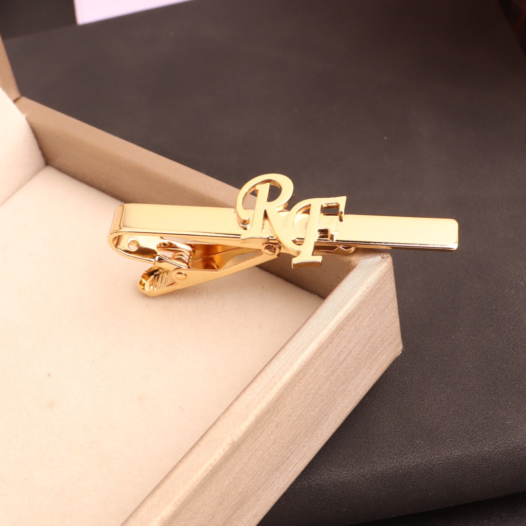 Custom Initial Tie Clip for Gr - Men'S Grooming Gifts のレビューと価格