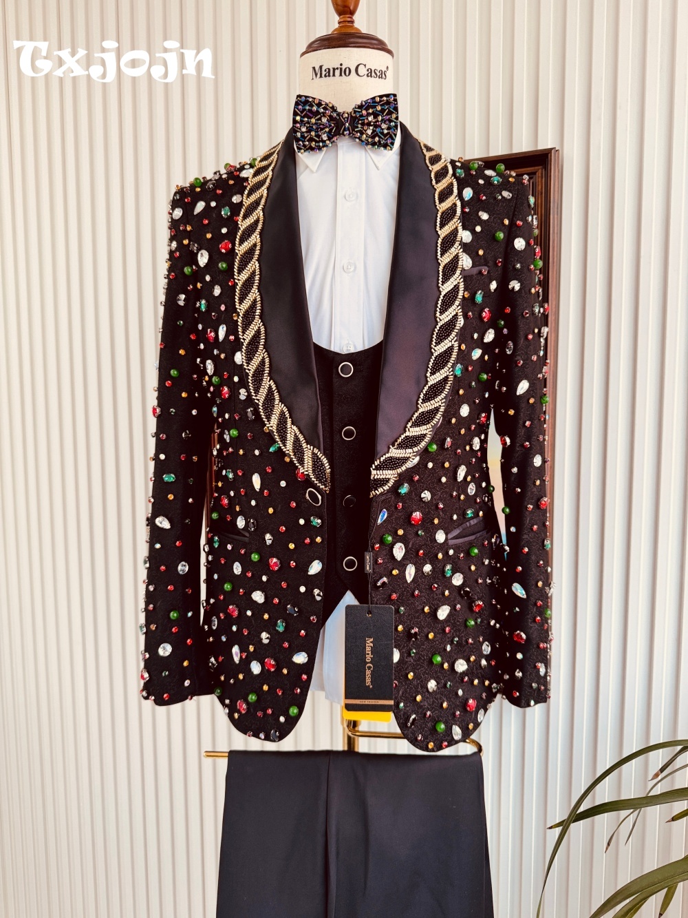 Elegant Crystal Business Suit  - Men'S Grooming Trends のレビューと価格